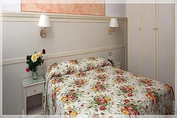 Hotel Arcade Rimini 3*,  Italy